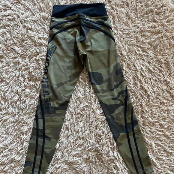 Better Bodies XS Green Camo Tights - Picture 2 of 5